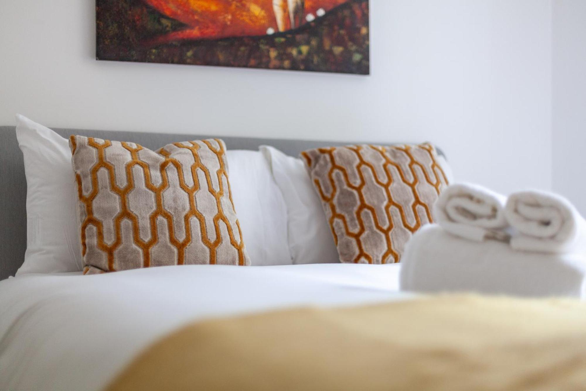 Elegance & Chic Design - 2-Bedroom Haven London Luaran gambar